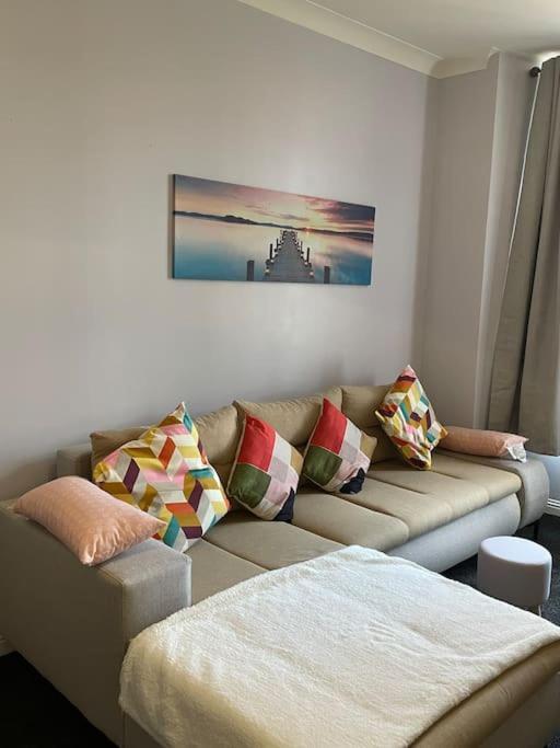 Spacious One Bedroom Flat, Entire Property. Γκρίνοκ Εξωτερικό φωτογραφία