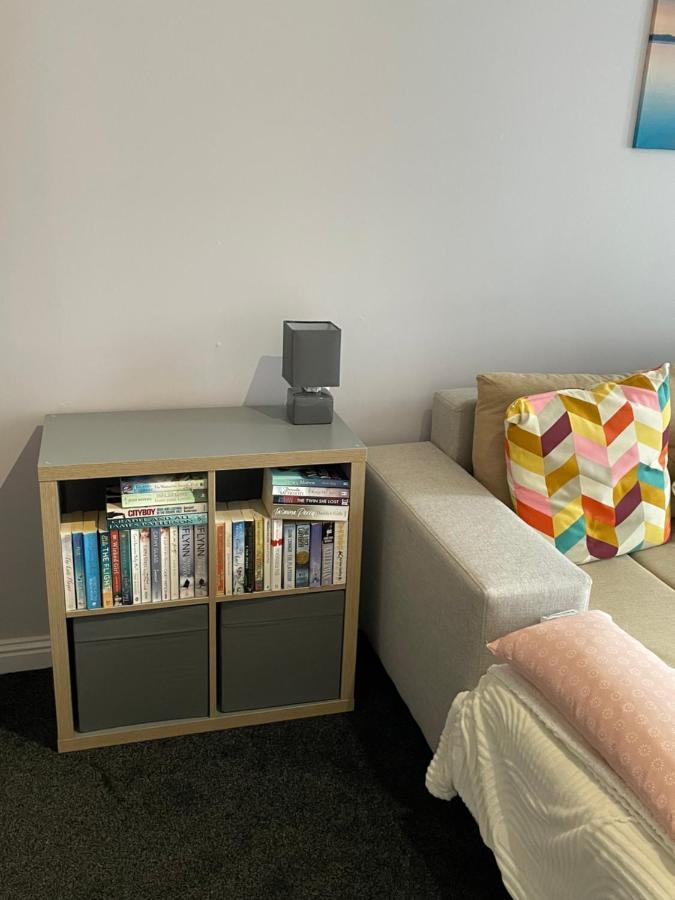 Spacious One Bedroom Flat, Entire Property. Γκρίνοκ Εξωτερικό φωτογραφία